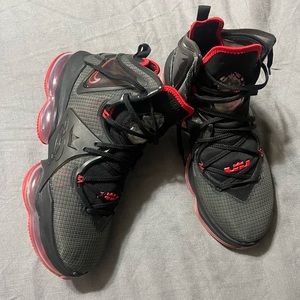 BRED Lebron 19 size 12